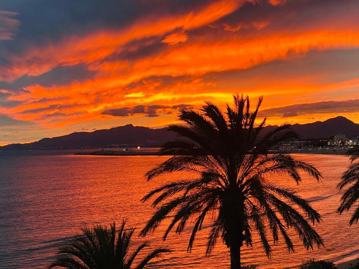 Marbella Apartment Cambrils Bagian luar foto